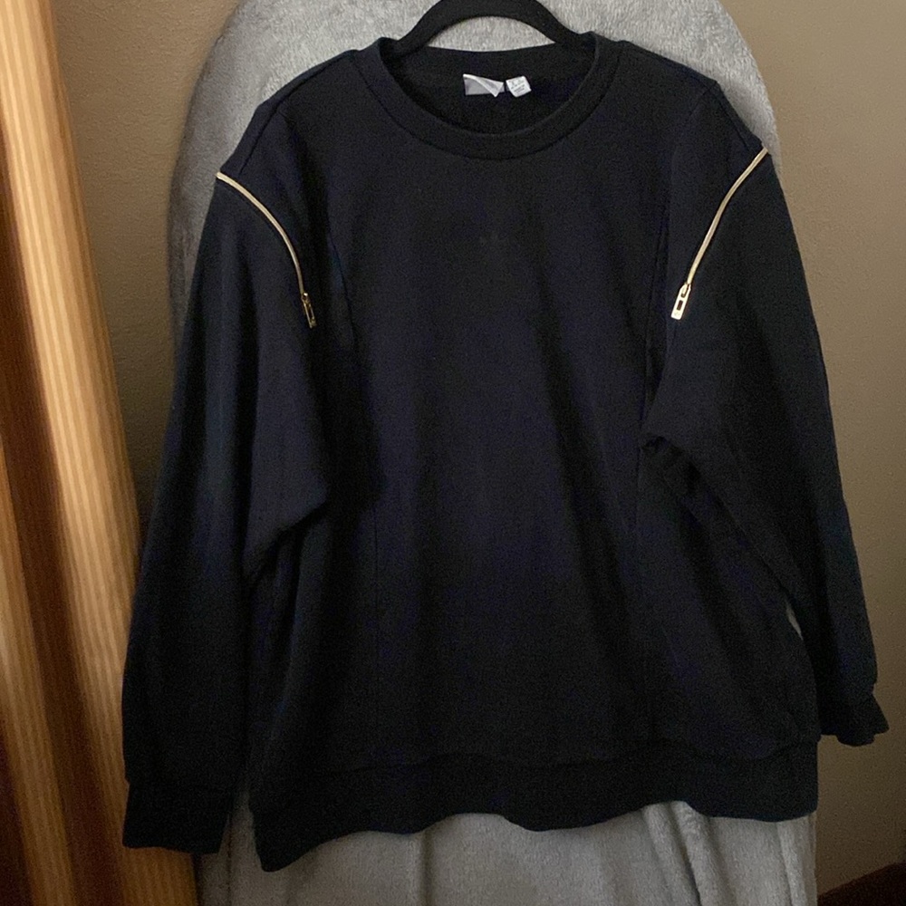 Adidas ✨ black Sweatshirt